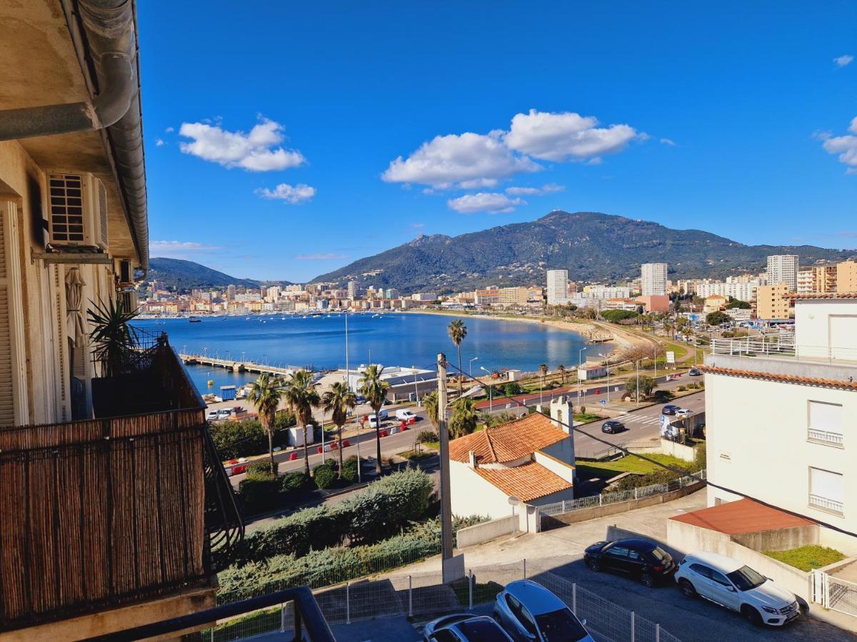 Magnifique Appartement Avec Balcon Vue Mer A L'Entree D'Ajaccio Ajaccio  Eksteriør billede