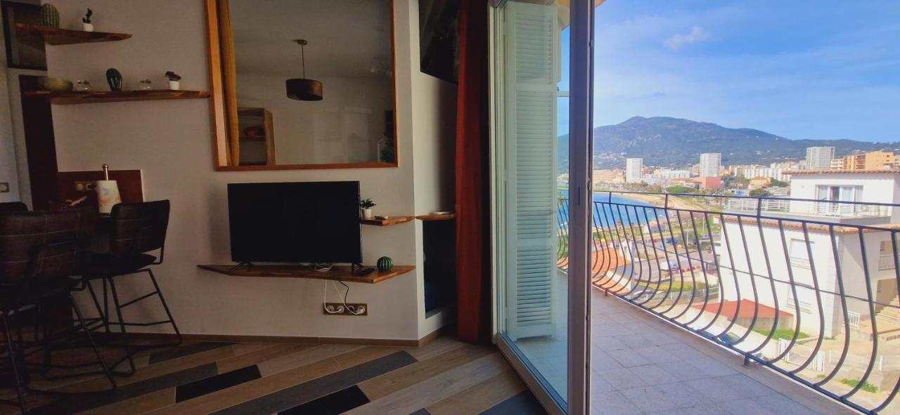 Magnifique Appartement Avec Balcon Vue Mer A L'Entree D'Ajaccio Ajaccio  Eksteriør billede